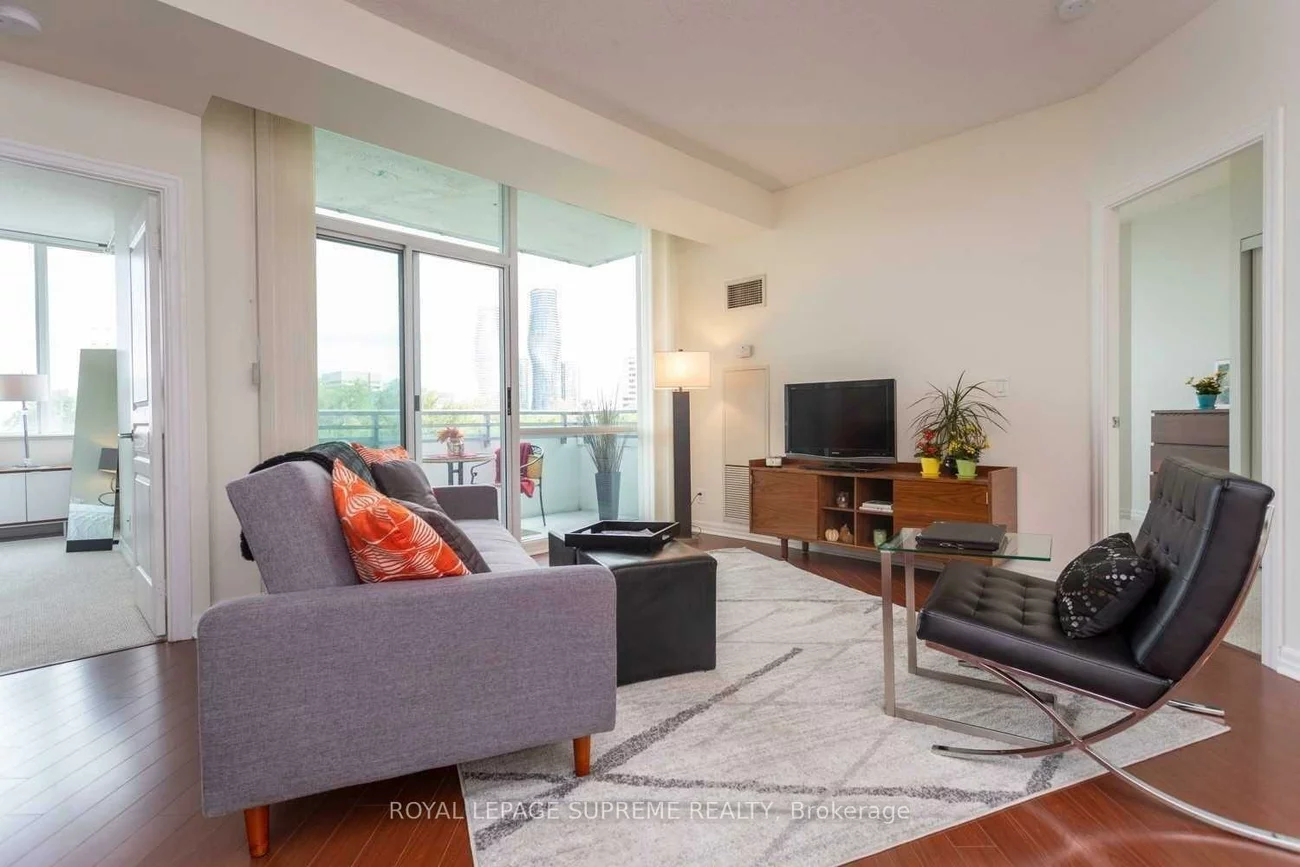 220, Burnhamthorpe, City Centre, Mississauga