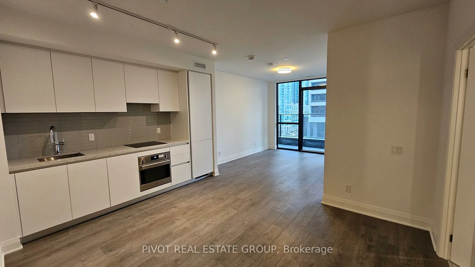 2, Erskine, City Centre, Mississauga