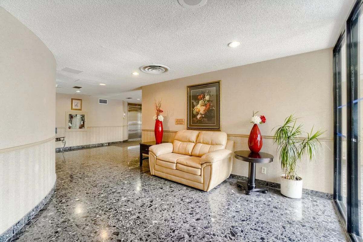 35, Trailwood, Hurontario, Mississauga