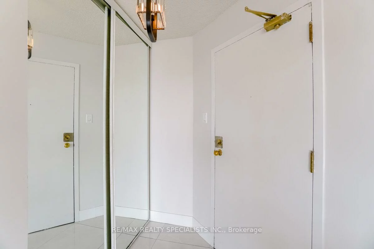 35, Trailwood, Hurontario, Mississauga