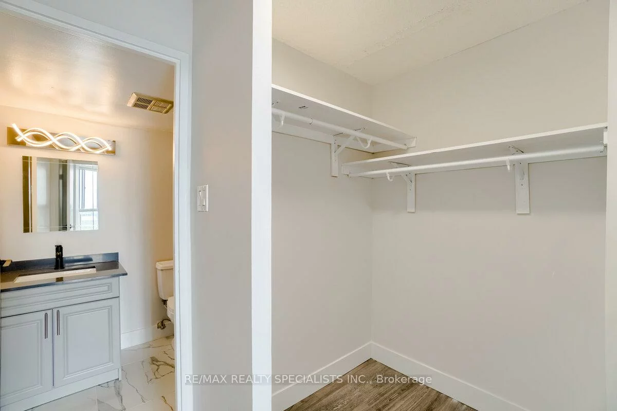 35, Trailwood, Hurontario, Mississauga