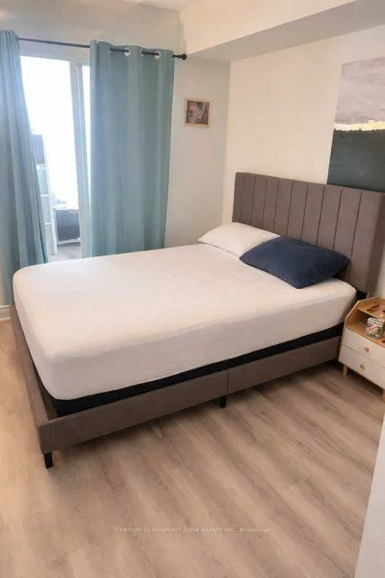 325, Webb, City Centre, Mississauga