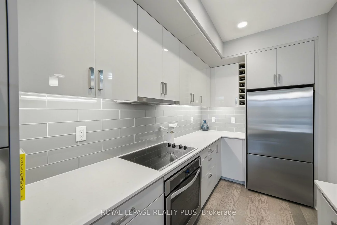 1575, Lakeshore, Clarkson, Mississauga