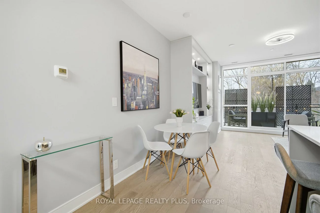 1575, Lakeshore, Clarkson, Mississauga