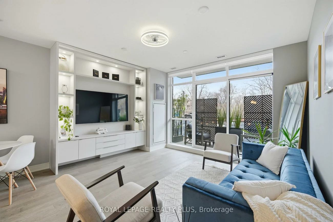 1575, Lakeshore, Clarkson, Mississauga