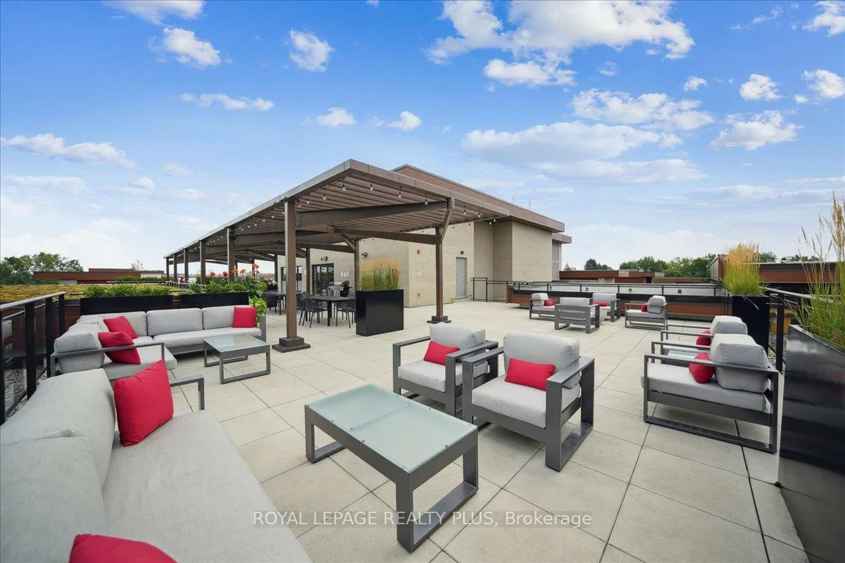 1575, Lakeshore, Clarkson, Mississauga