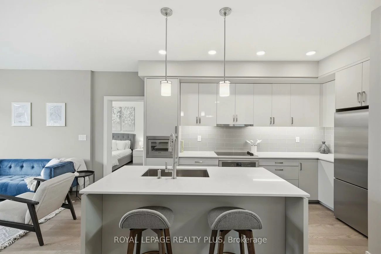 1575, Lakeshore, Clarkson, Mississauga