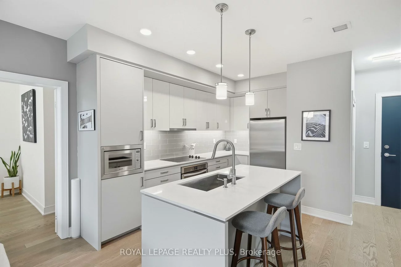 1575, Lakeshore, Clarkson, Mississauga