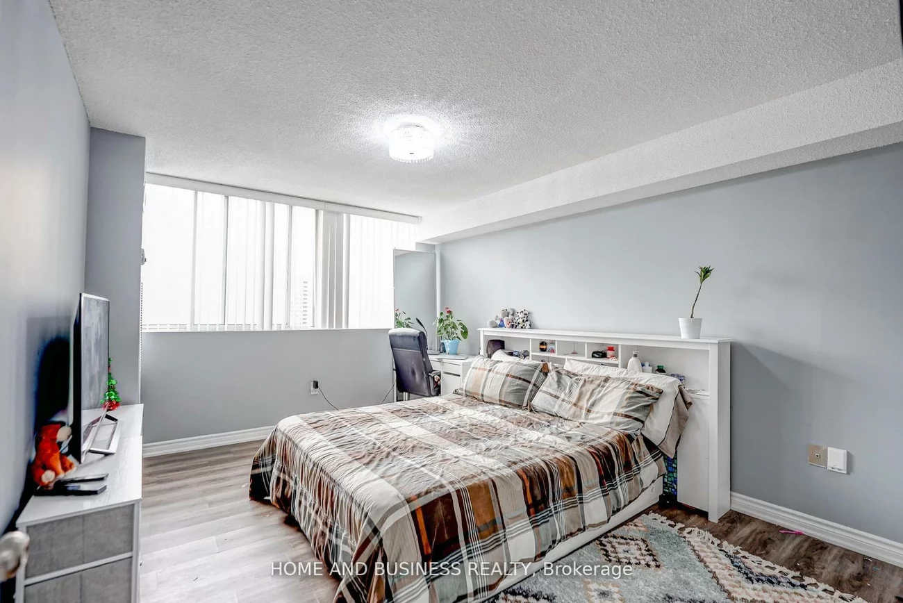 3590, Kaneff, Mississauga Valleys, Mississauga