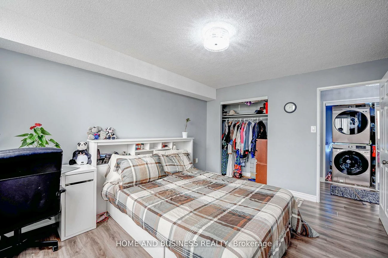 3590, Kaneff, Mississauga Valleys, Mississauga