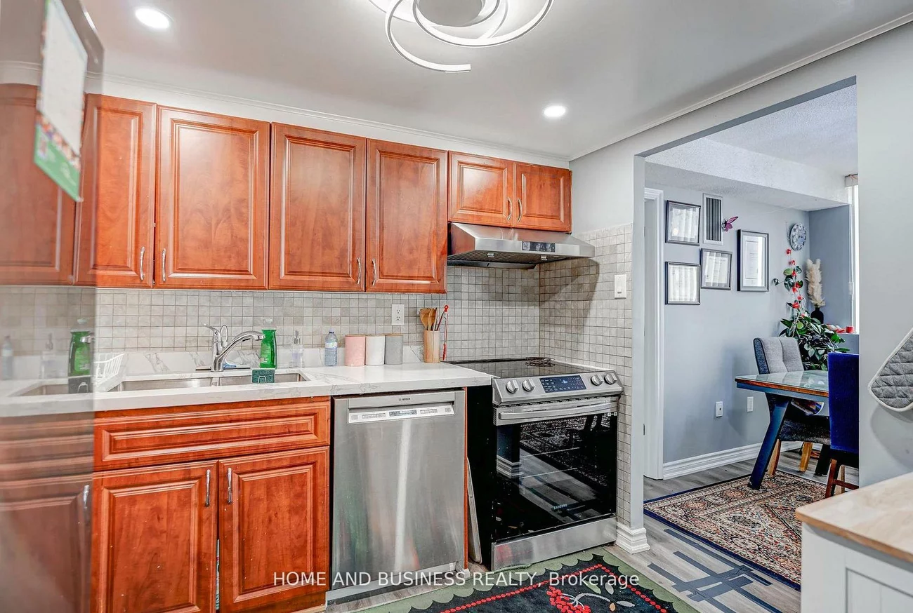 3590, Kaneff, Mississauga Valleys, Mississauga