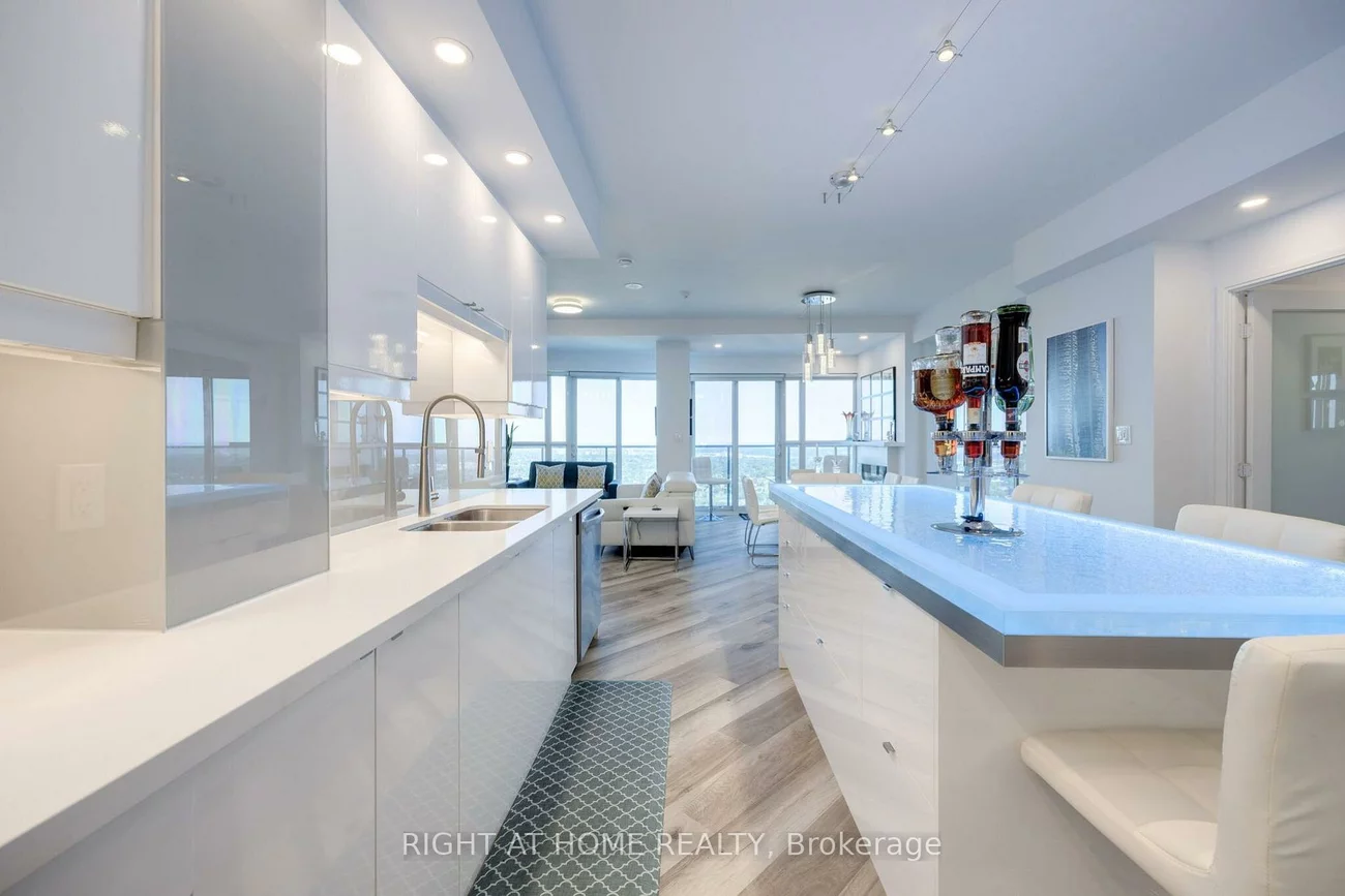 60, Absolute, City Centre, Mississauga