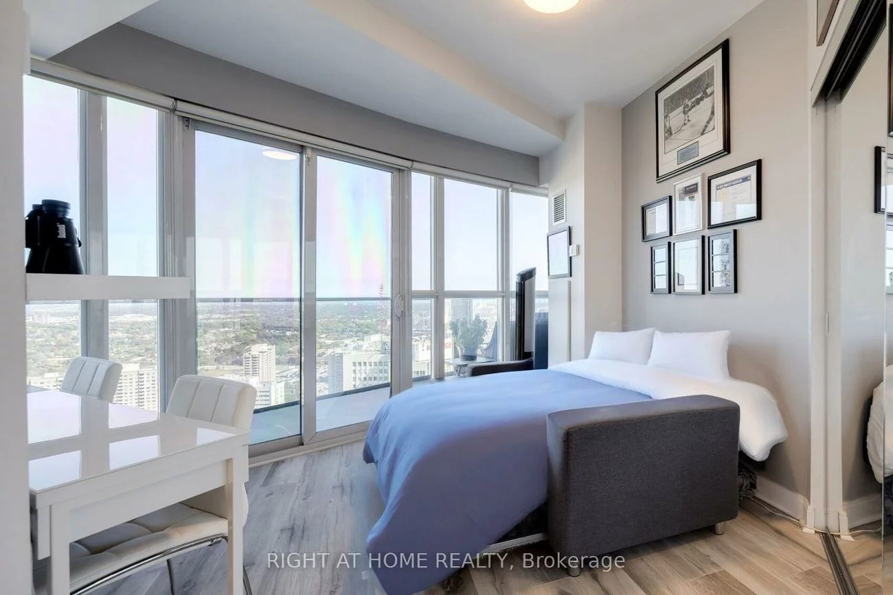 60, Absolute, City Centre, Mississauga