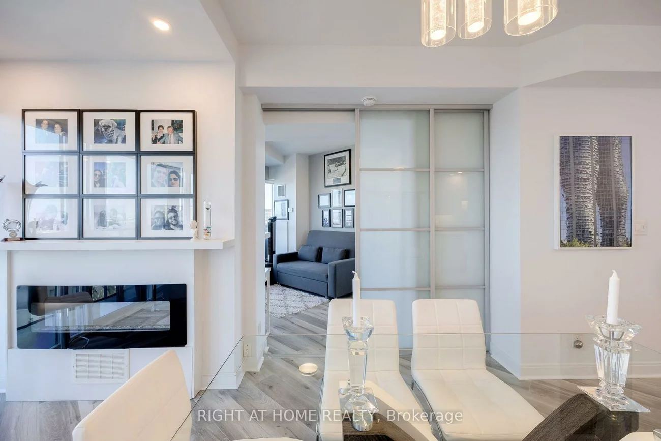 60, Absolute, City Centre, Mississauga