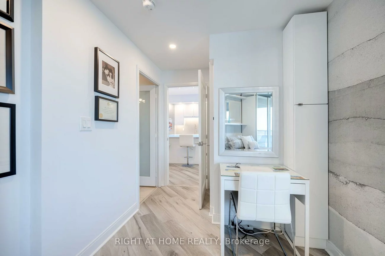 60, Absolute, City Centre, Mississauga