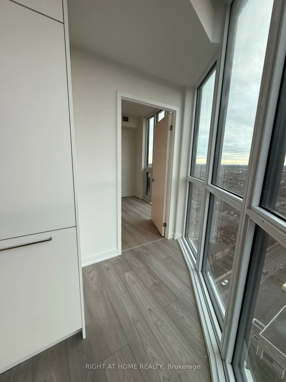 1, Fairview, Mississauga Valleys, Mississauga