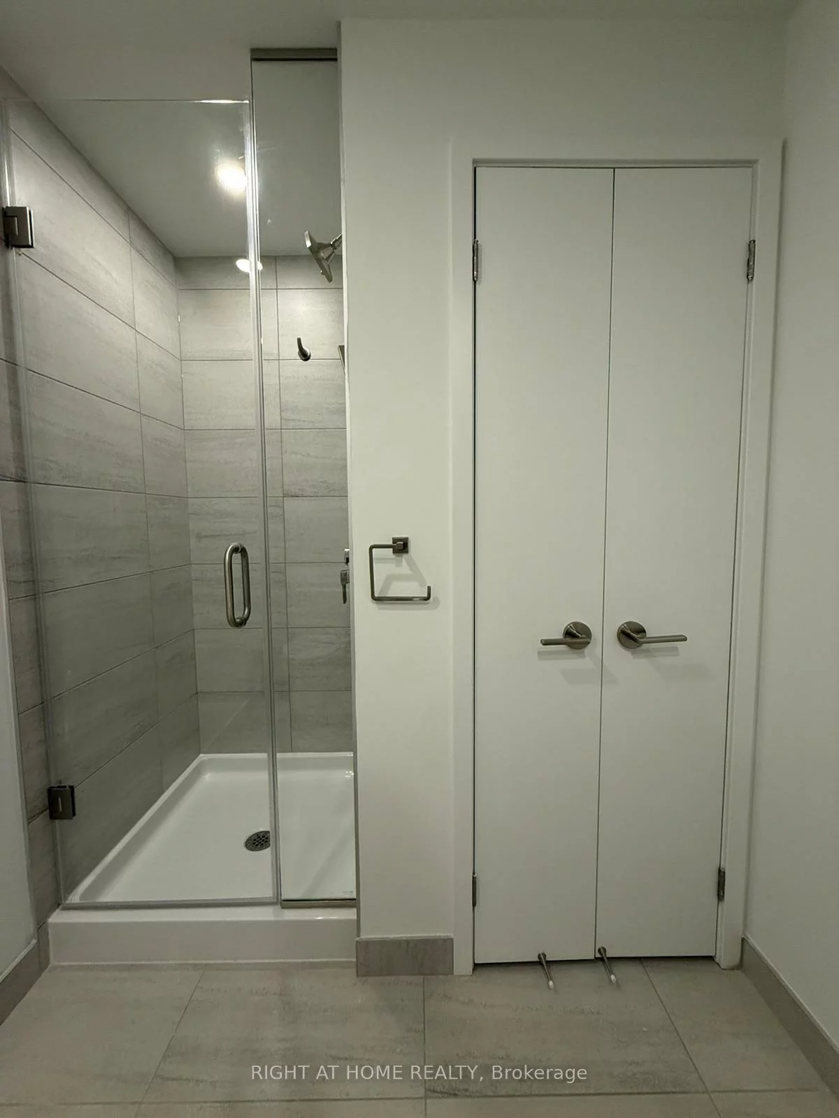 1, Fairview, Mississauga Valleys, Mississauga