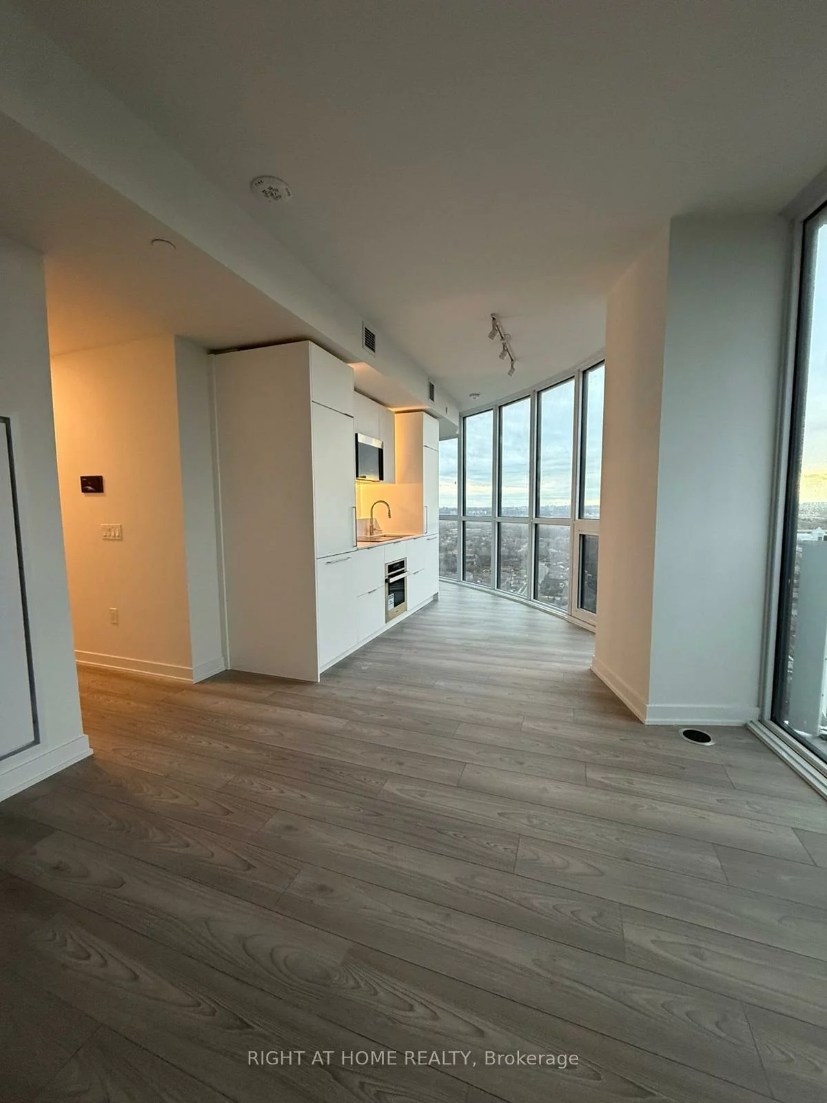 1, Fairview, Mississauga Valleys, Mississauga