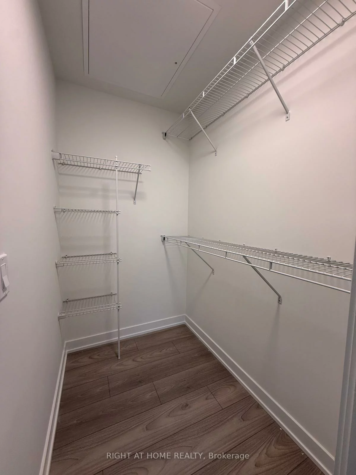 1, Fairview, Mississauga Valleys, Mississauga