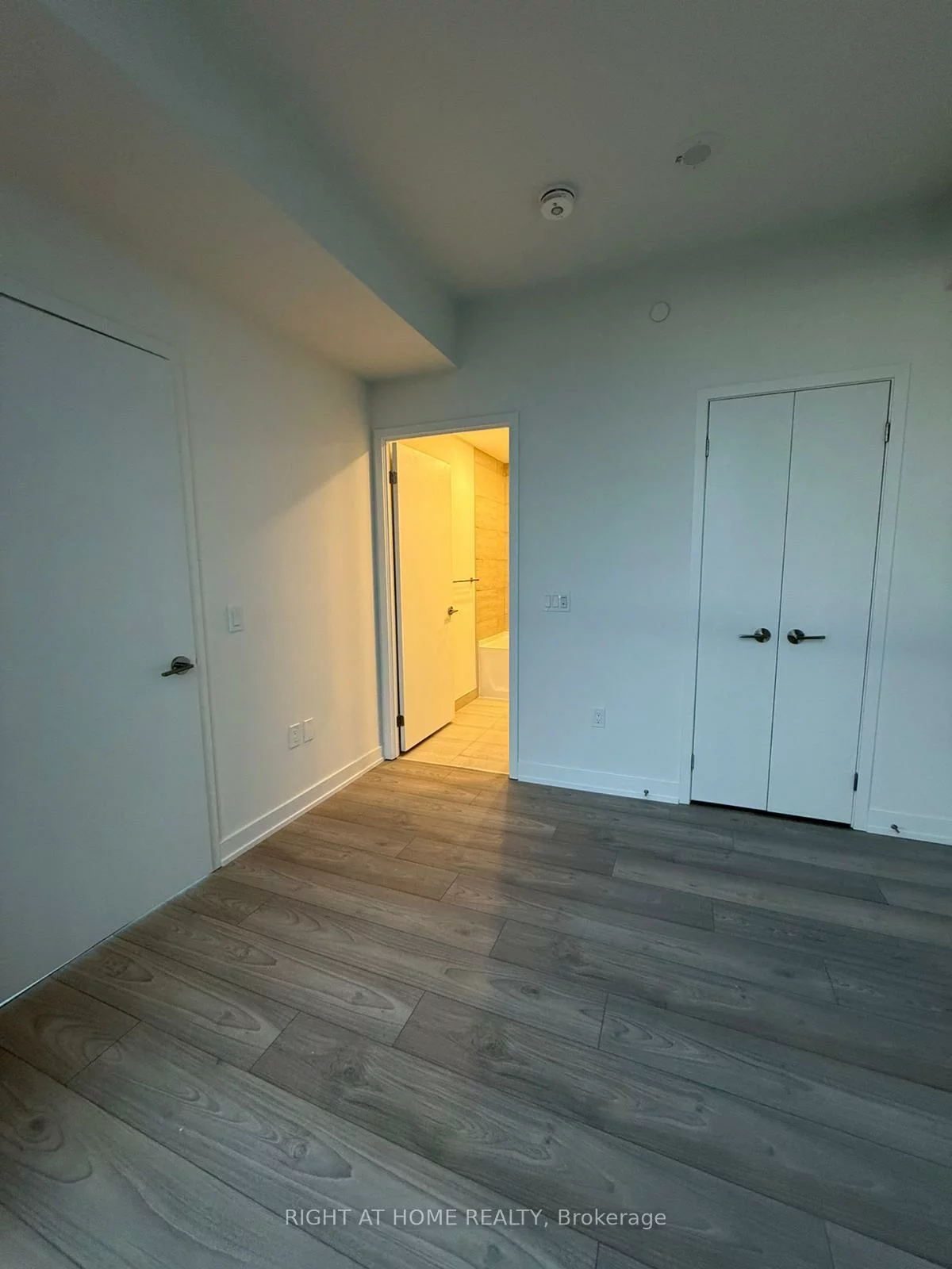 1, Fairview, Mississauga Valleys, Mississauga