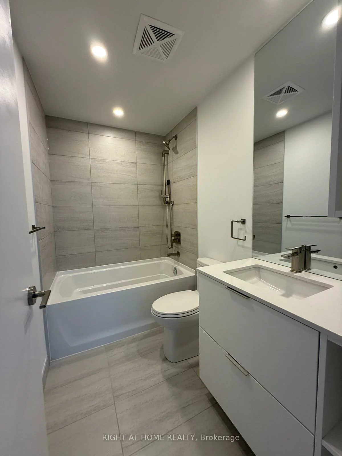 1, Fairview, Mississauga Valleys, Mississauga