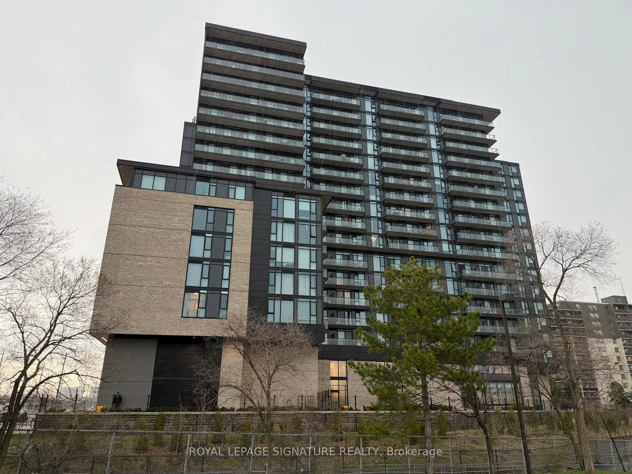 86, Dundas, Cooksville, Mississauga