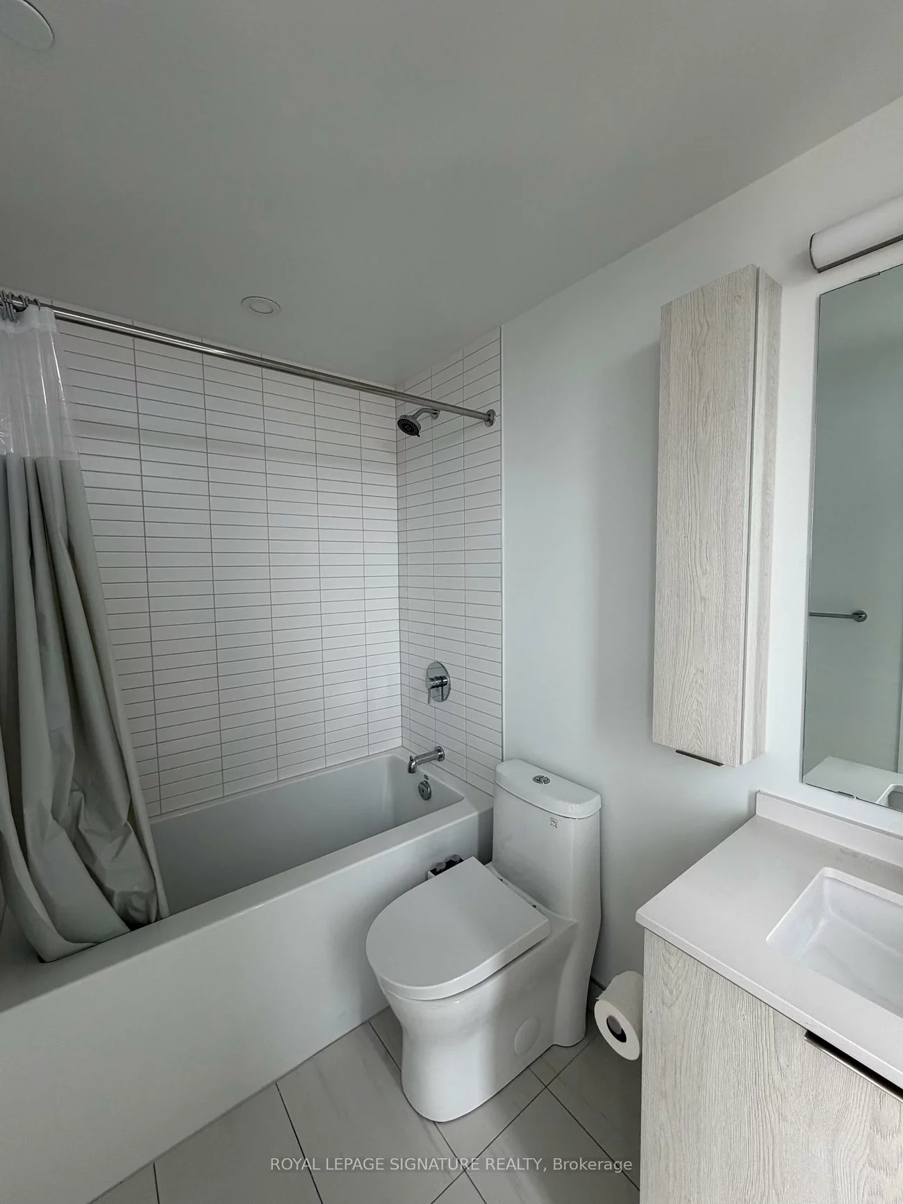 86, Dundas, Cooksville, Mississauga