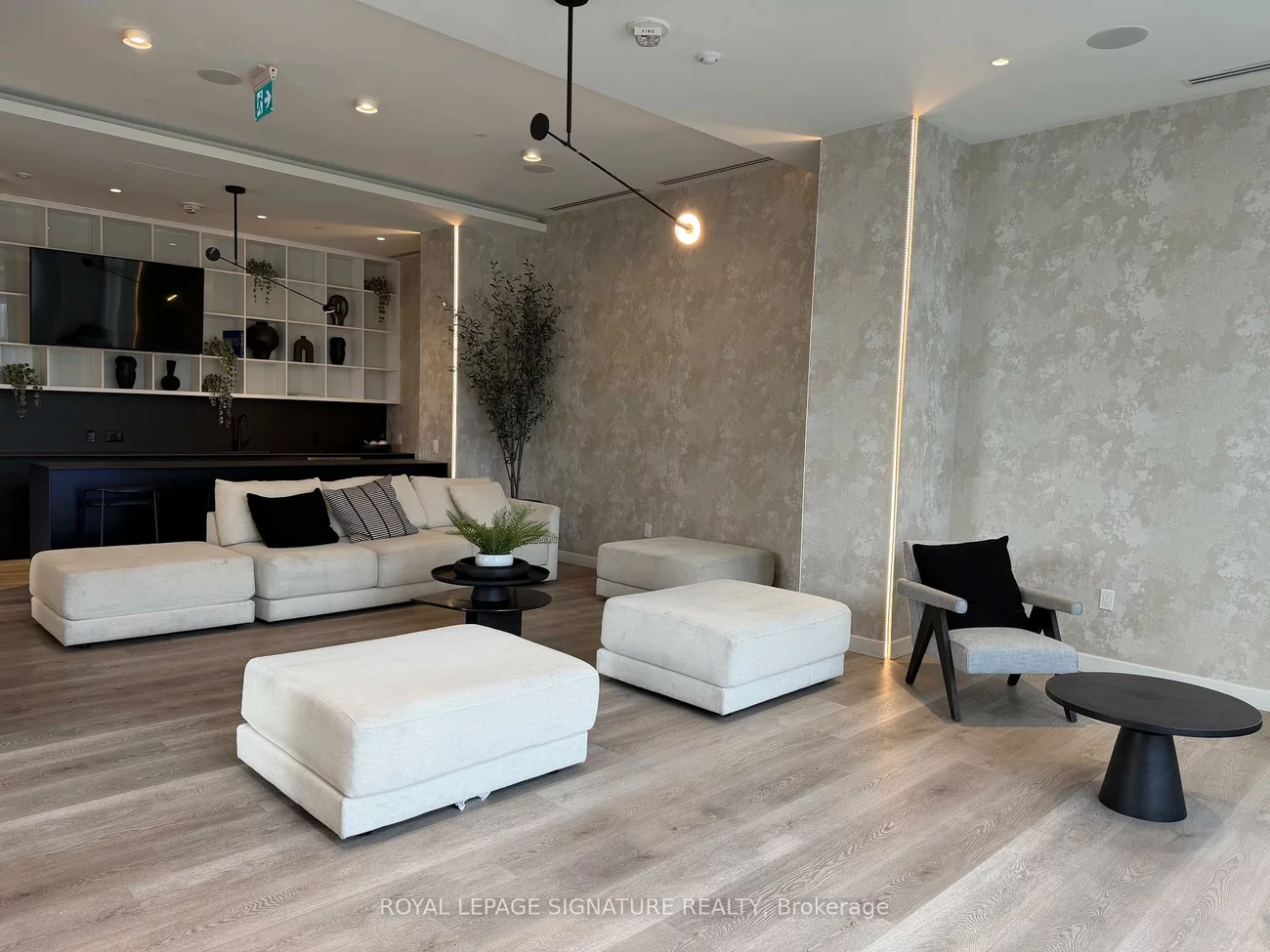 86, Dundas, Cooksville, Mississauga
