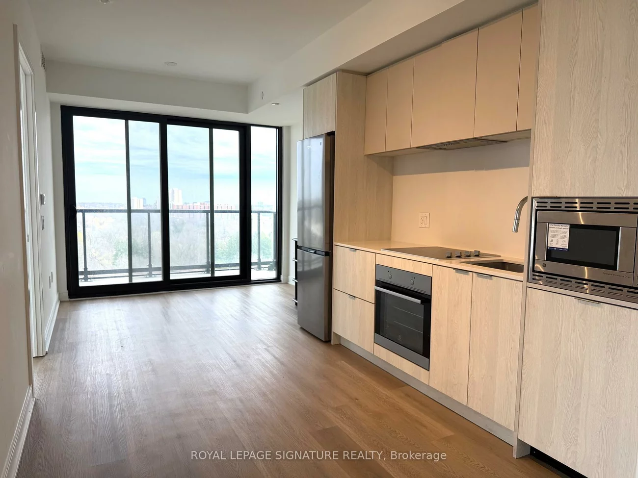 86, Dundas, Cooksville, Mississauga