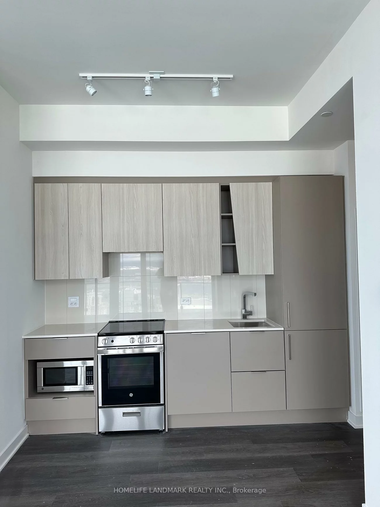 3900, Confederation, City Centre, Mississauga