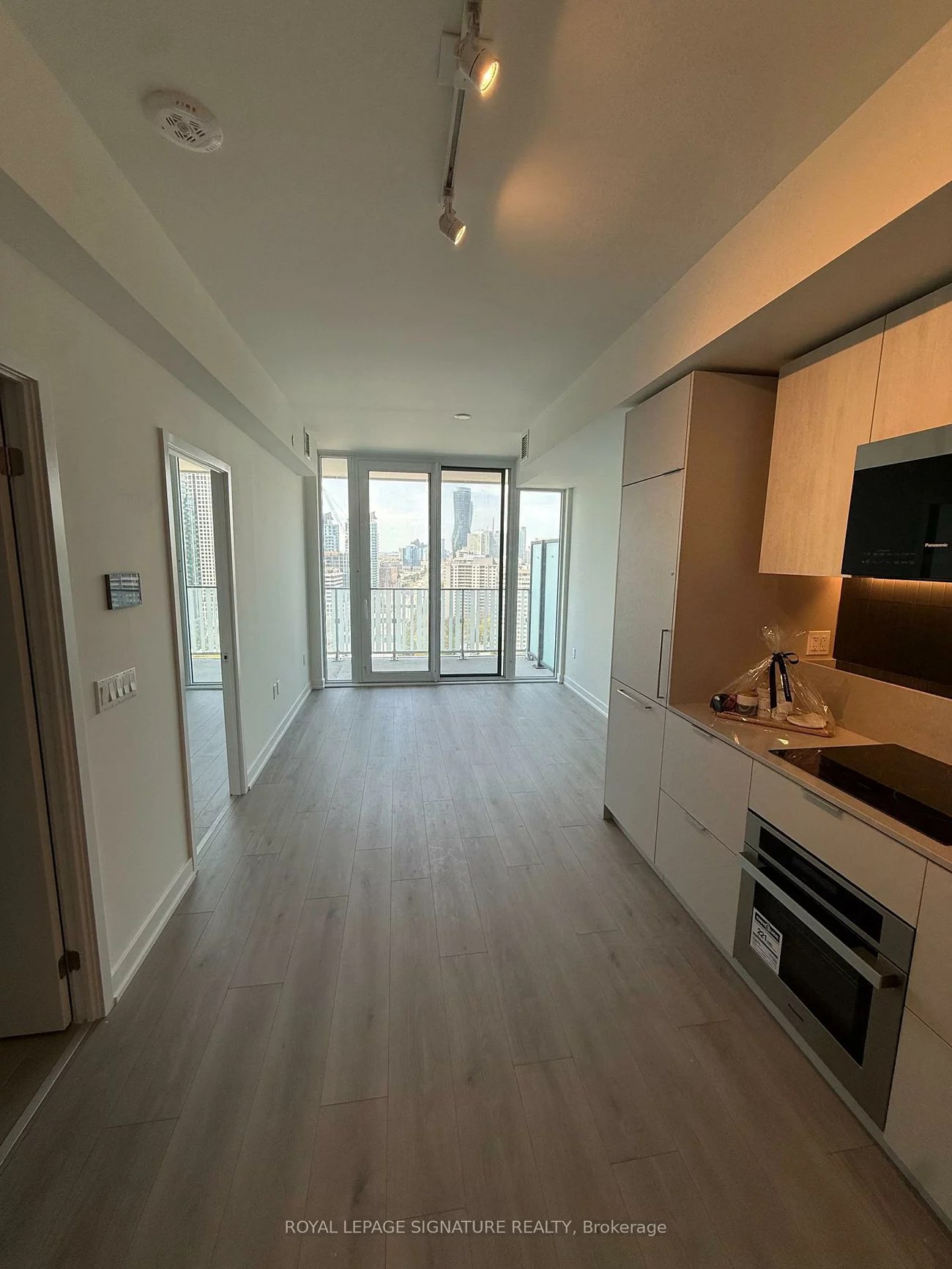 1, Fairview, Mississauga Valleys, Mississauga