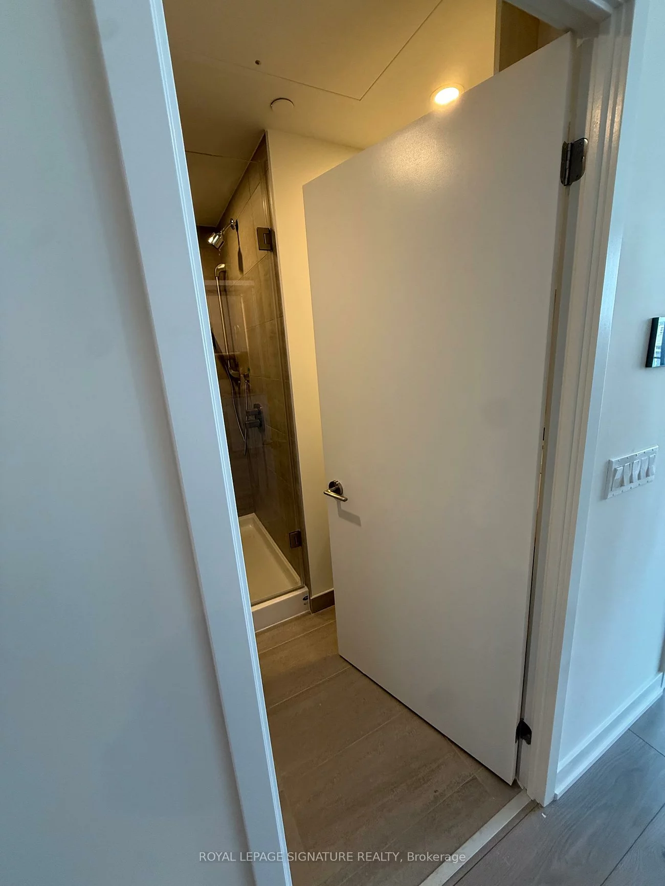 1, Fairview, Mississauga Valleys, Mississauga