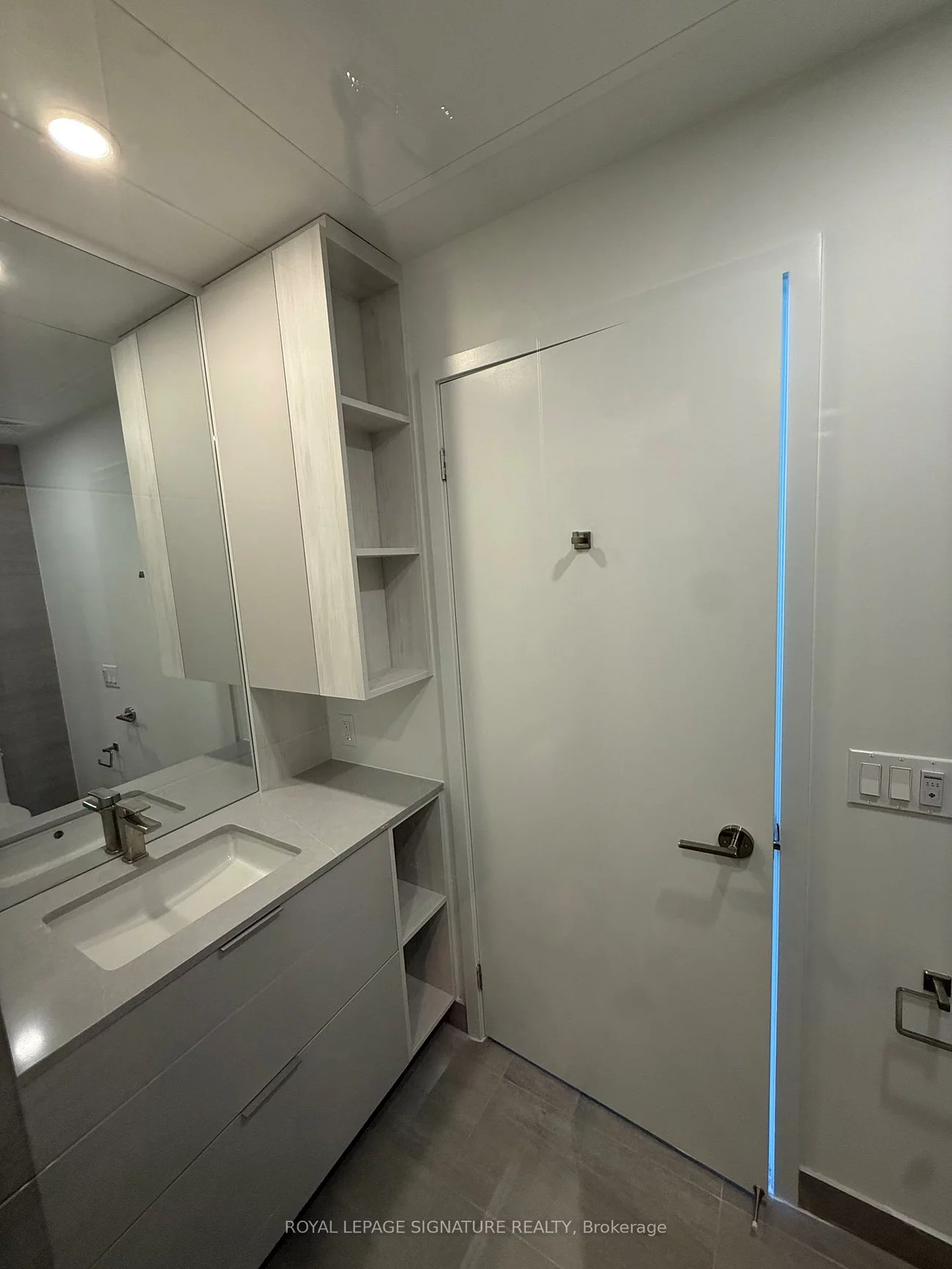 1, Fairview, Mississauga Valleys, Mississauga