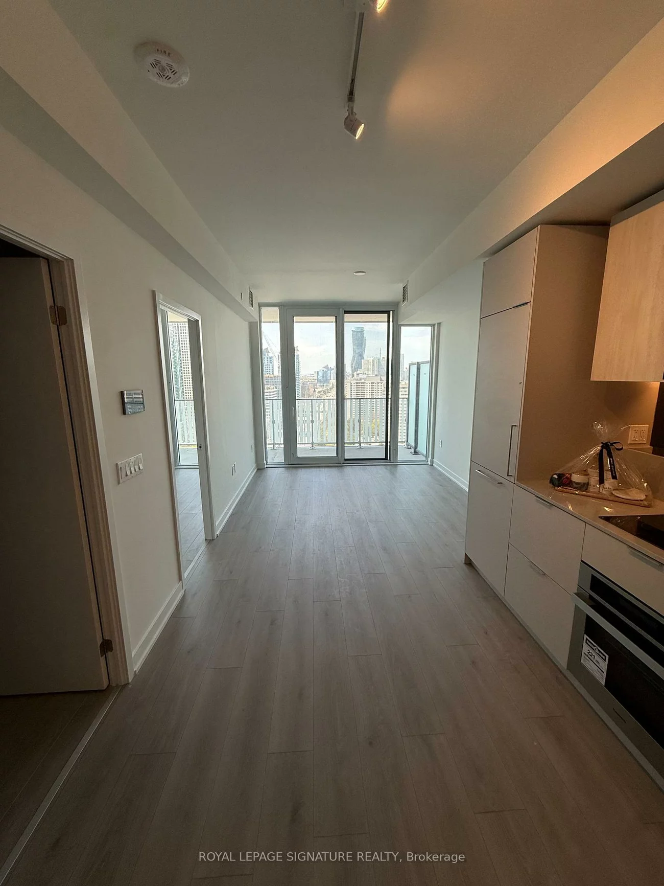 1, Fairview, Mississauga Valleys, Mississauga