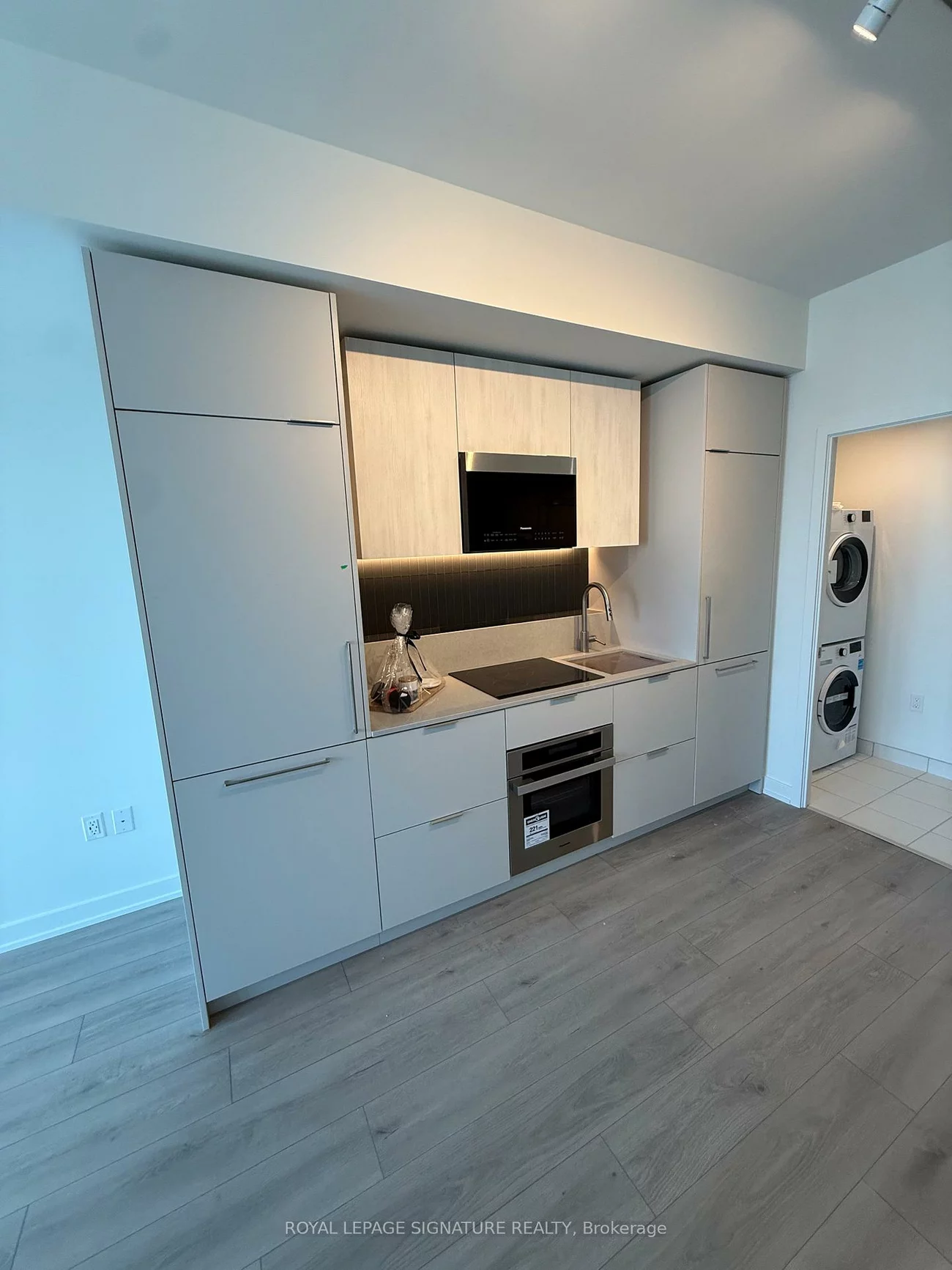 1, Fairview, Mississauga Valleys, Mississauga