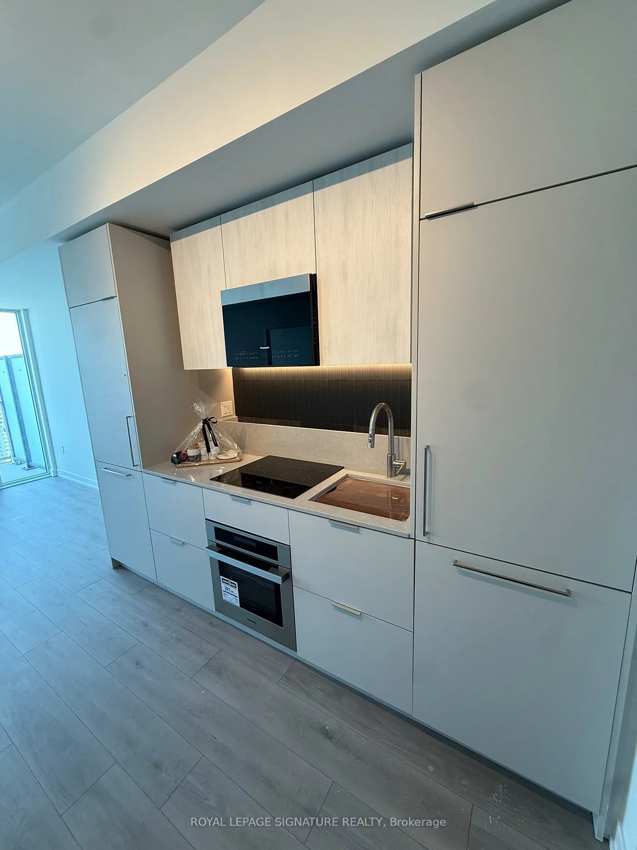 1, Fairview, Mississauga Valleys, Mississauga