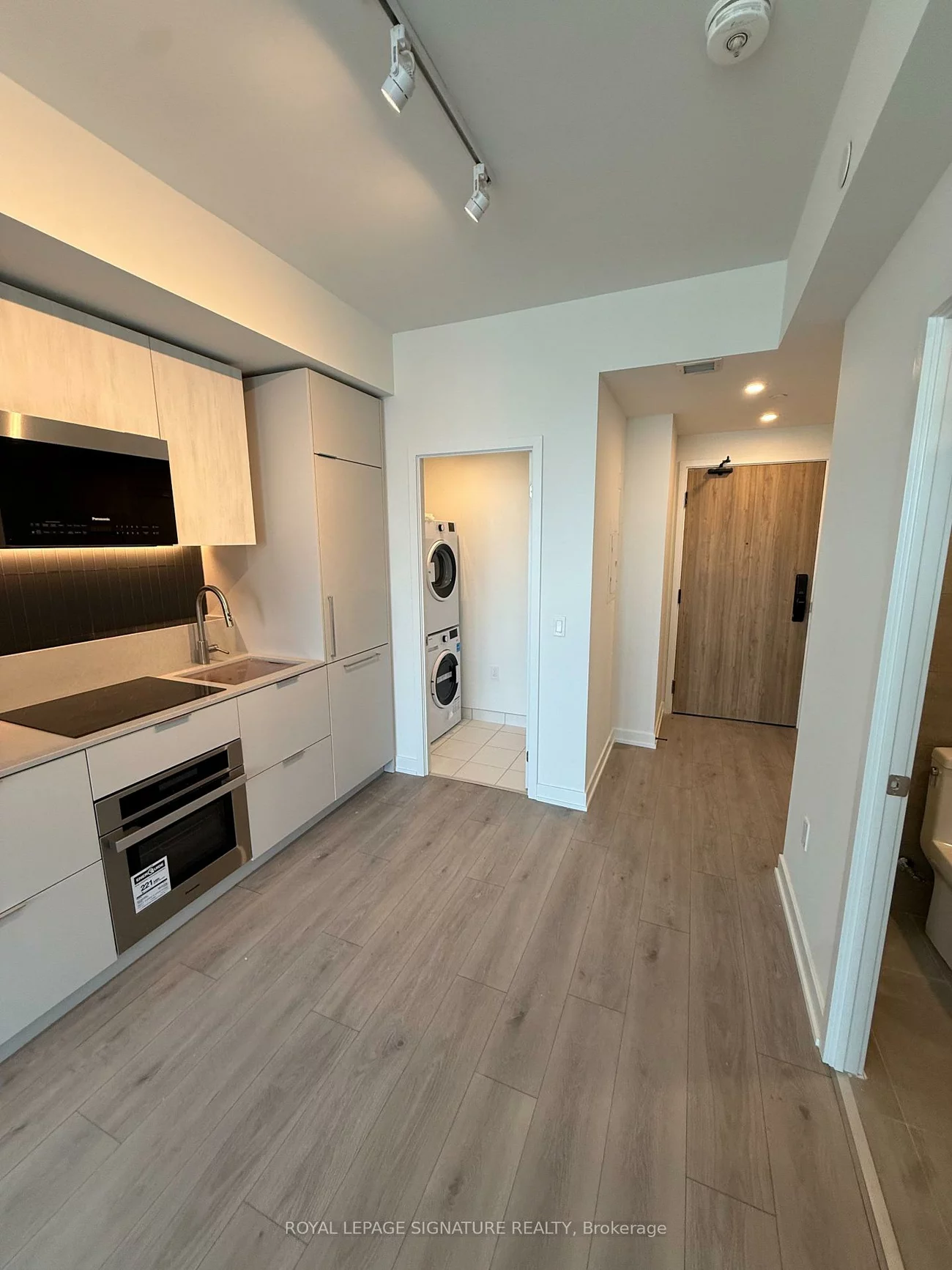 1, Fairview, Mississauga Valleys, Mississauga