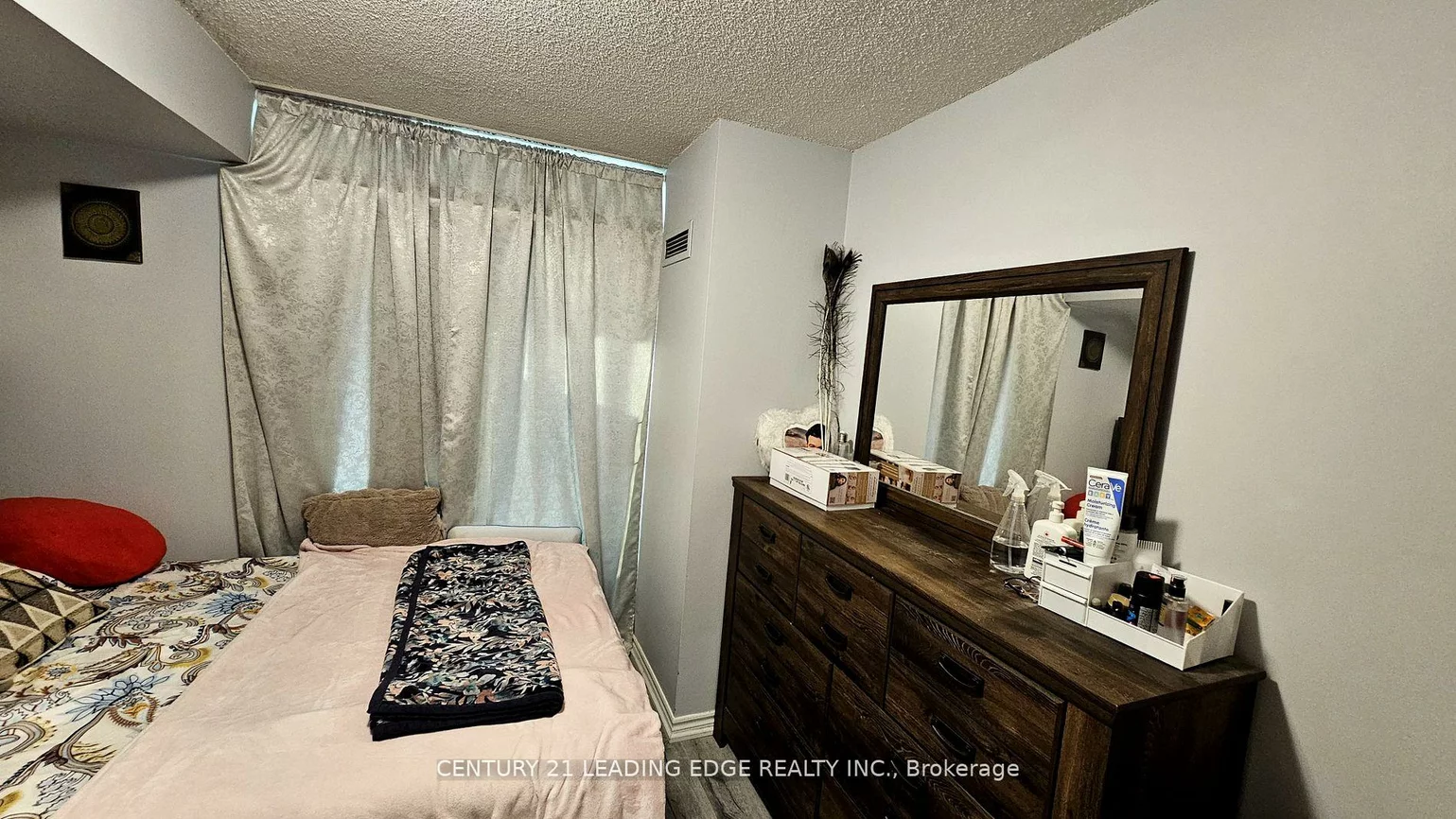 335, Rathburn, Creditview, Mississauga