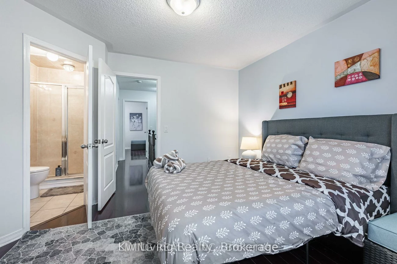 6625, Falconer, Streetsville, Mississauga