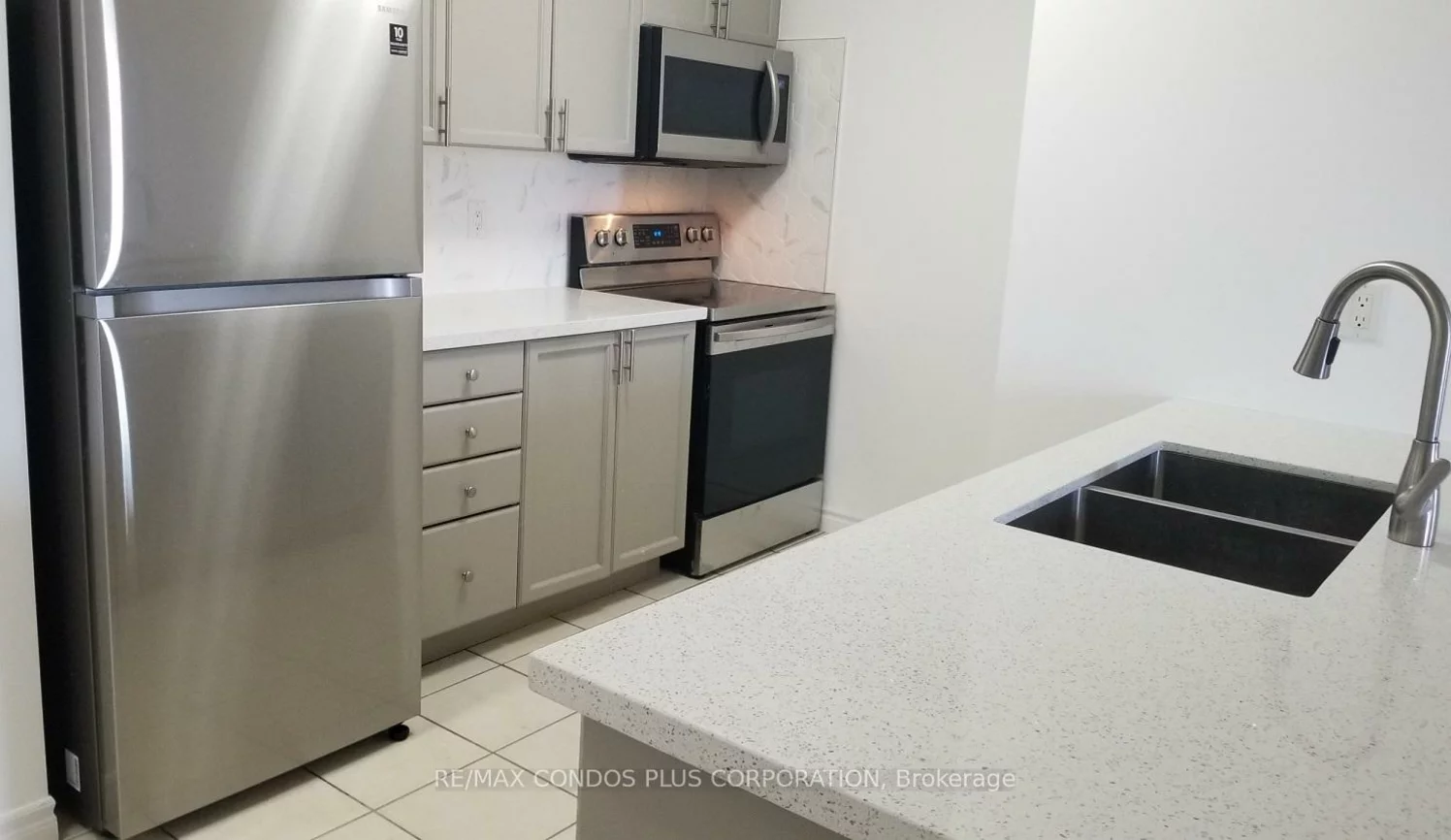 3880, Duke Of York, City Centre, Mississauga