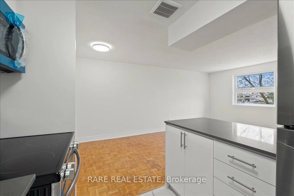 7555, Goreway, Malton, Mississauga