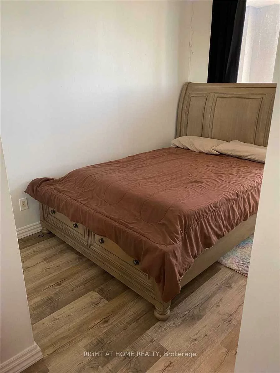 4080, Living Arts, City Centre, Mississauga