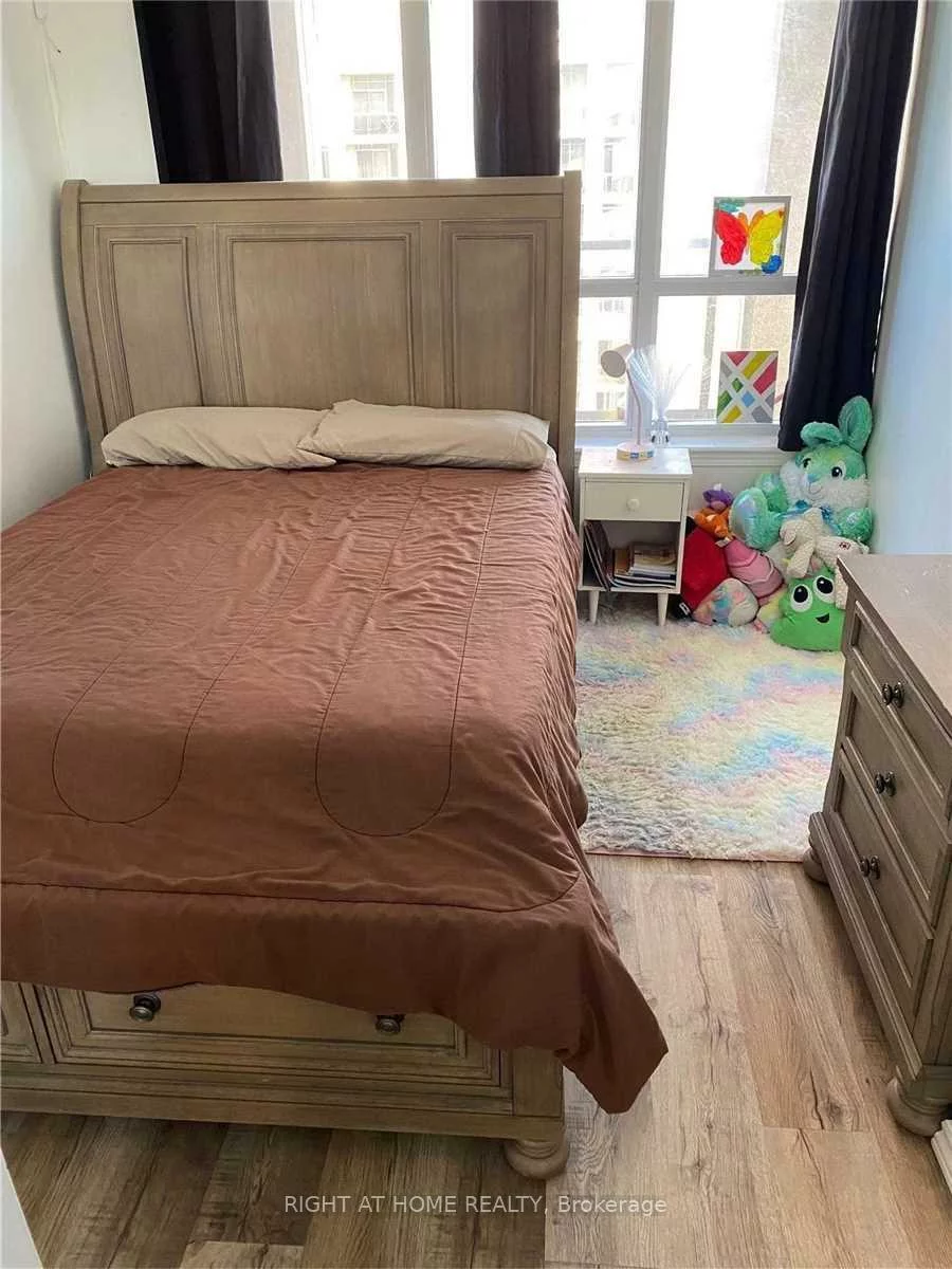 4080, Living Arts, City Centre, Mississauga