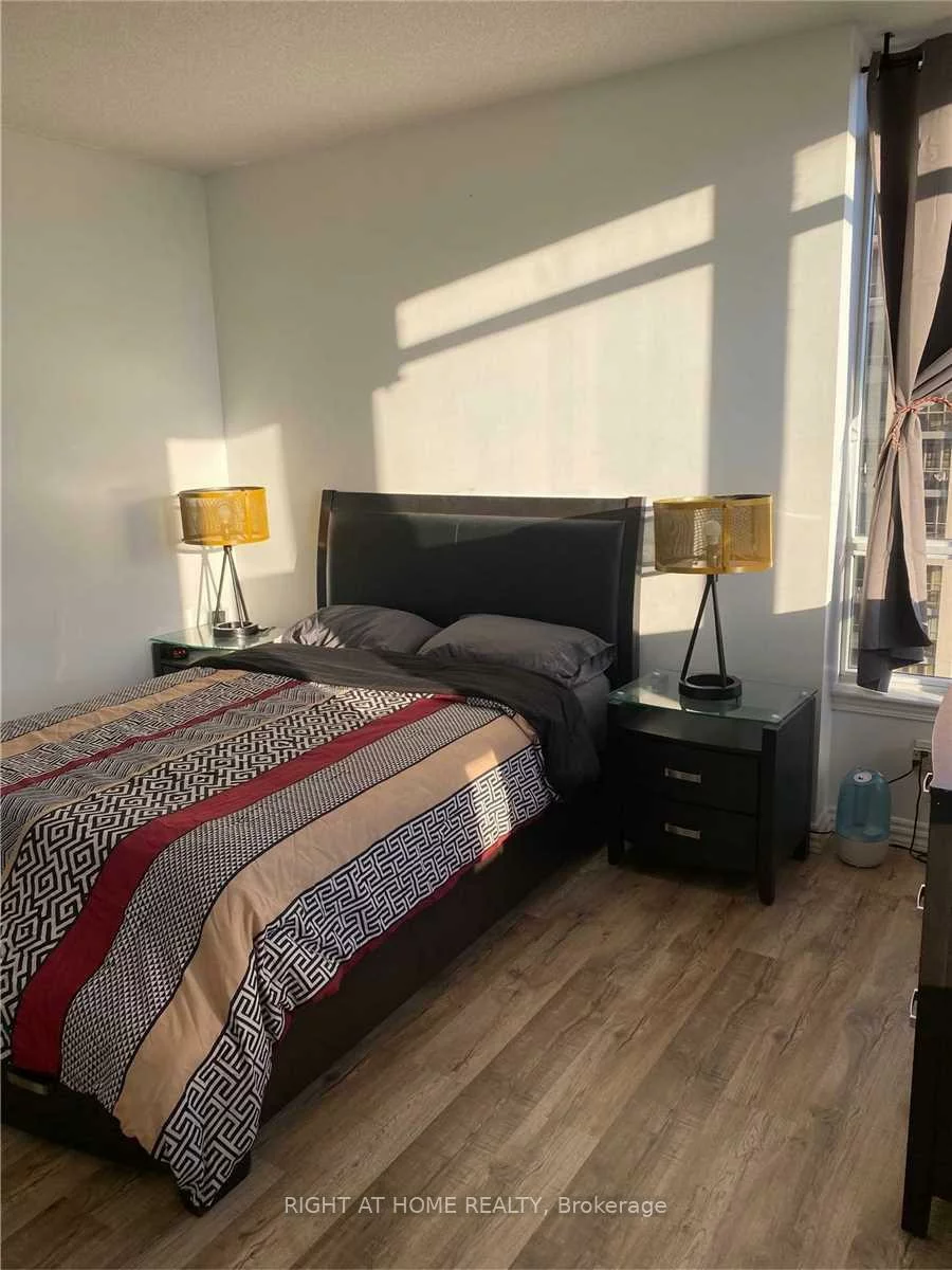 4080, Living Arts, City Centre, Mississauga