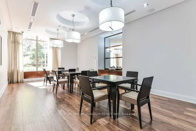 310, Burnhamthorpe, City Centre, Mississauga