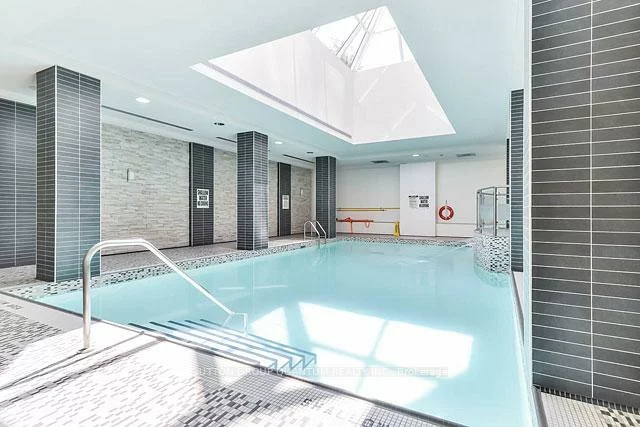 310, Burnhamthorpe, City Centre, Mississauga