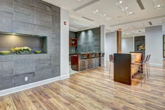 310, Burnhamthorpe, City Centre, Mississauga