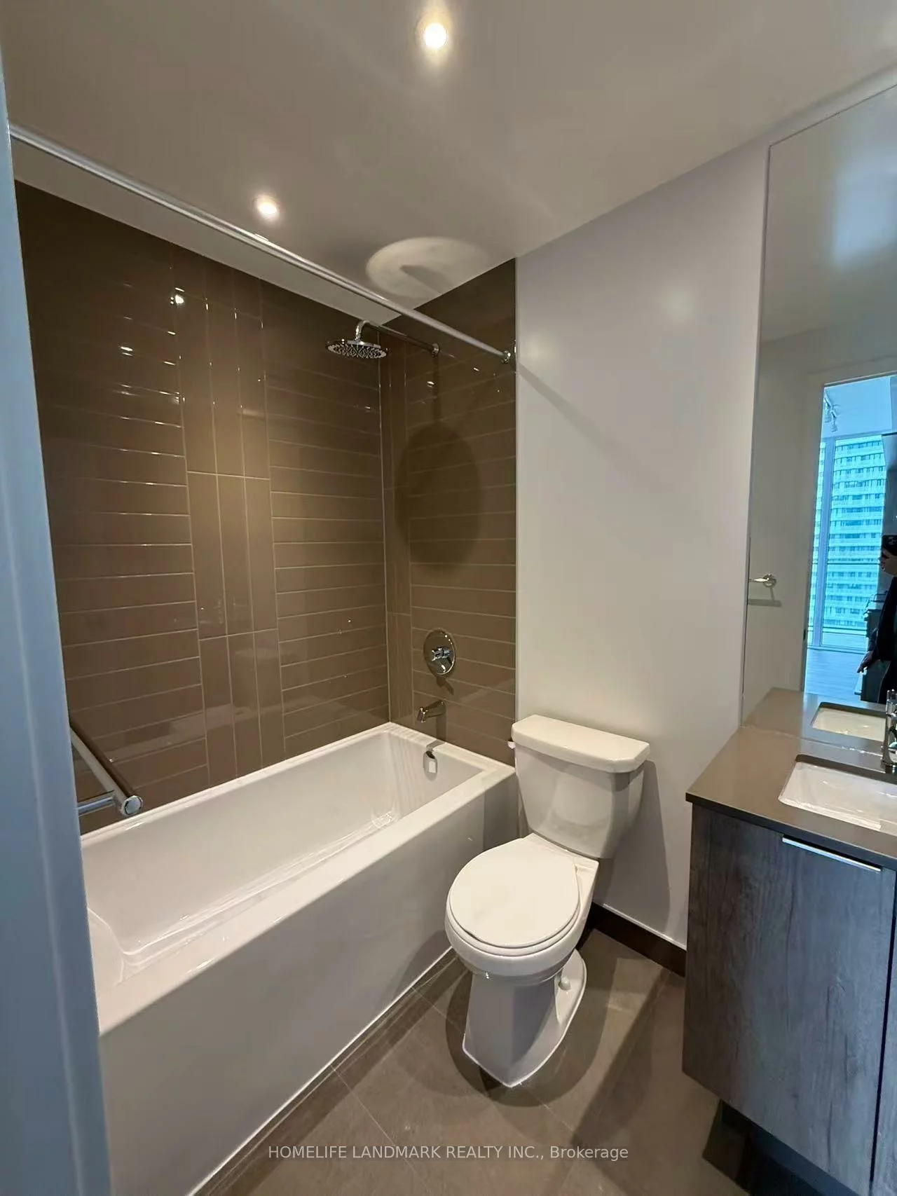 448, Burnhamthorpe, City Centre, Mississauga