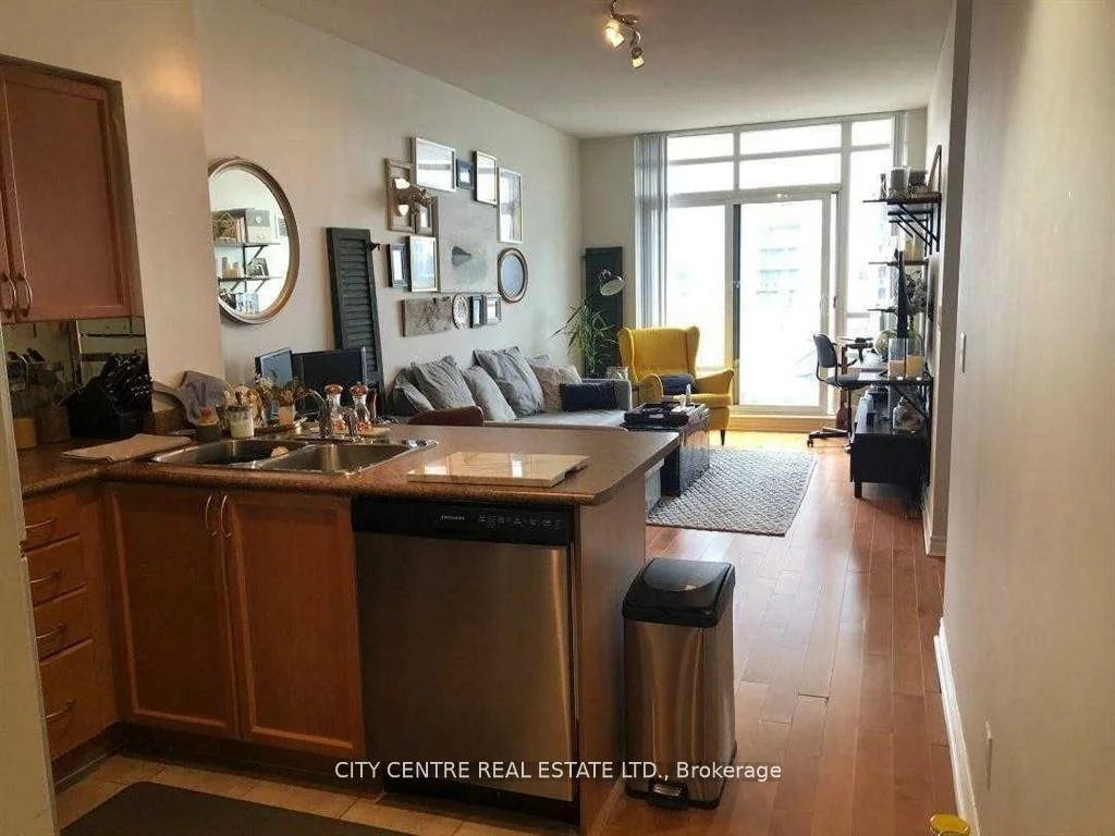 388, Prince Of Wales, City Centre, Mississauga