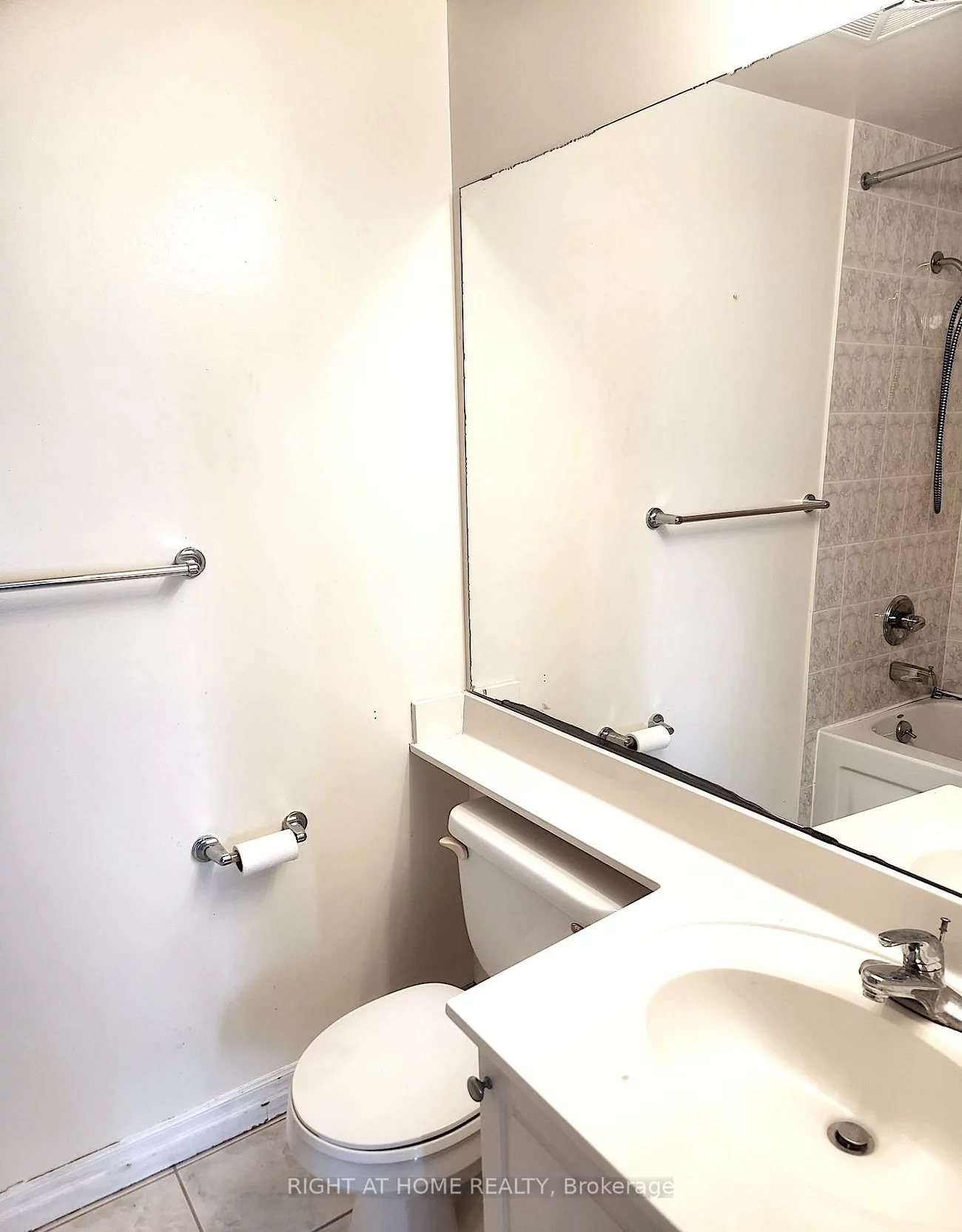 220, Burnhamthorpe, City Centre, Mississauga